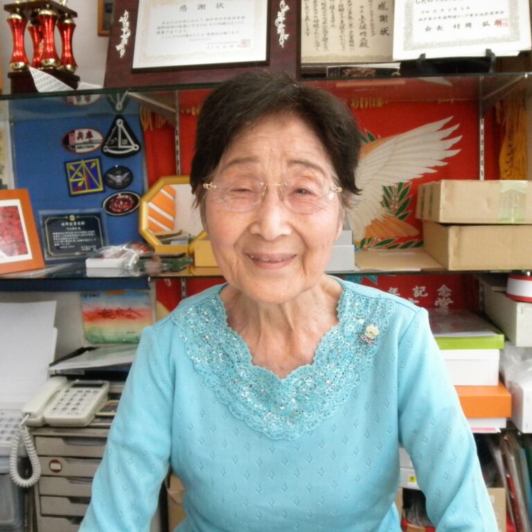 心を刻む匠 ― 神戸の記念品工房